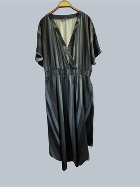 BloomChic Women’s Green Striped Dress Size 22-24